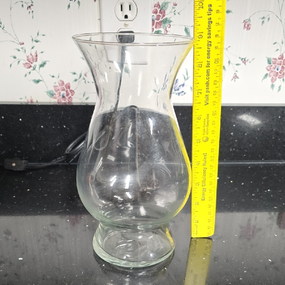 DONATING. MAKE OFFER. Medium Elegant Clear Glass Vase